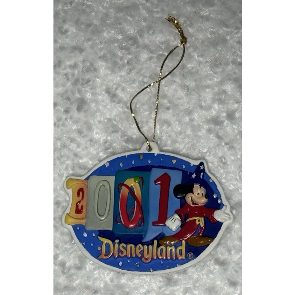 Vintage Disneyland Exclusive 2001 Ornament feat Wizard Mickey